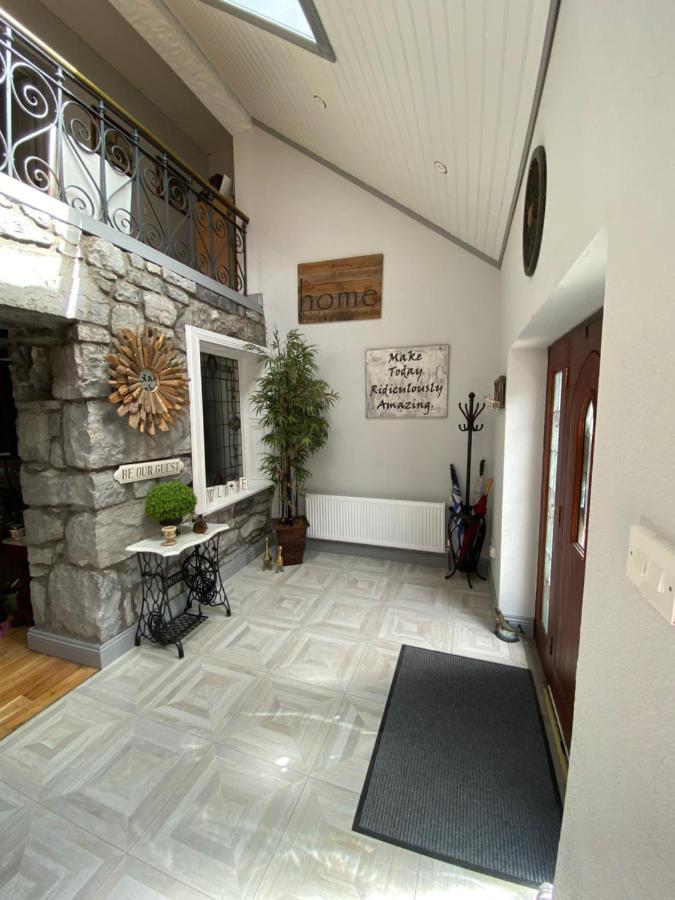 Salmon Weir Lodge コング エクステリア 写真